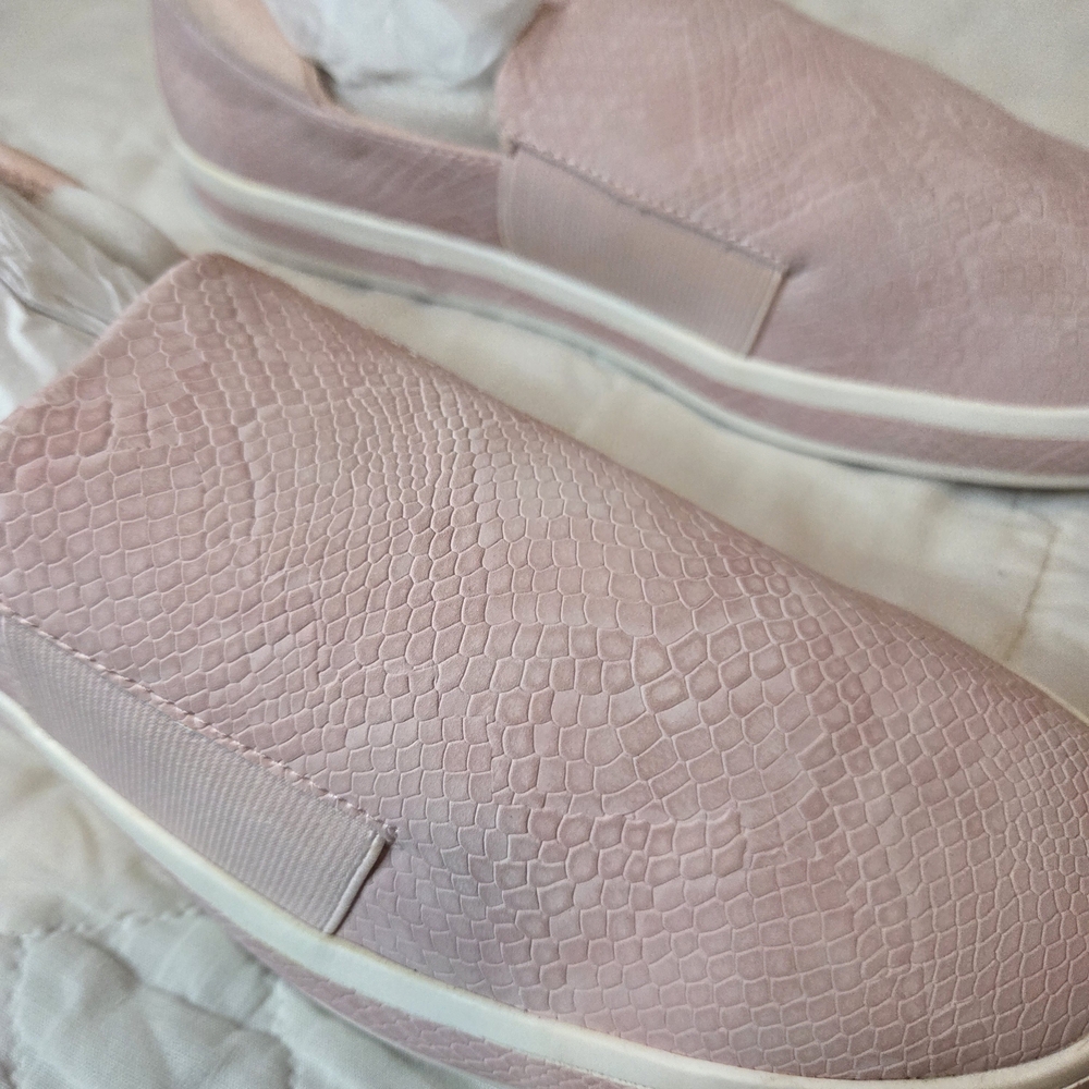 Bella Vita Pink Textured Women's Loafers